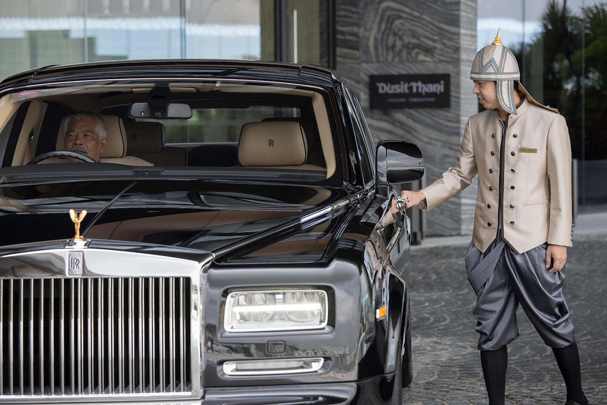 Dusit Thani Laguna Singapura Exterior foto A Rolls-Royce Phantom at Taj Mahal Palace, Mumbai