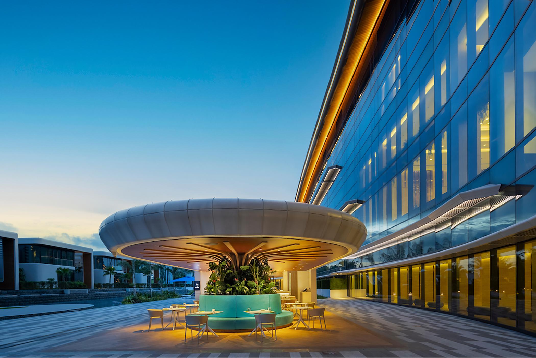 Dusit Thani Laguna Singapura Exterior foto The "Tree" at the heart of the campus
