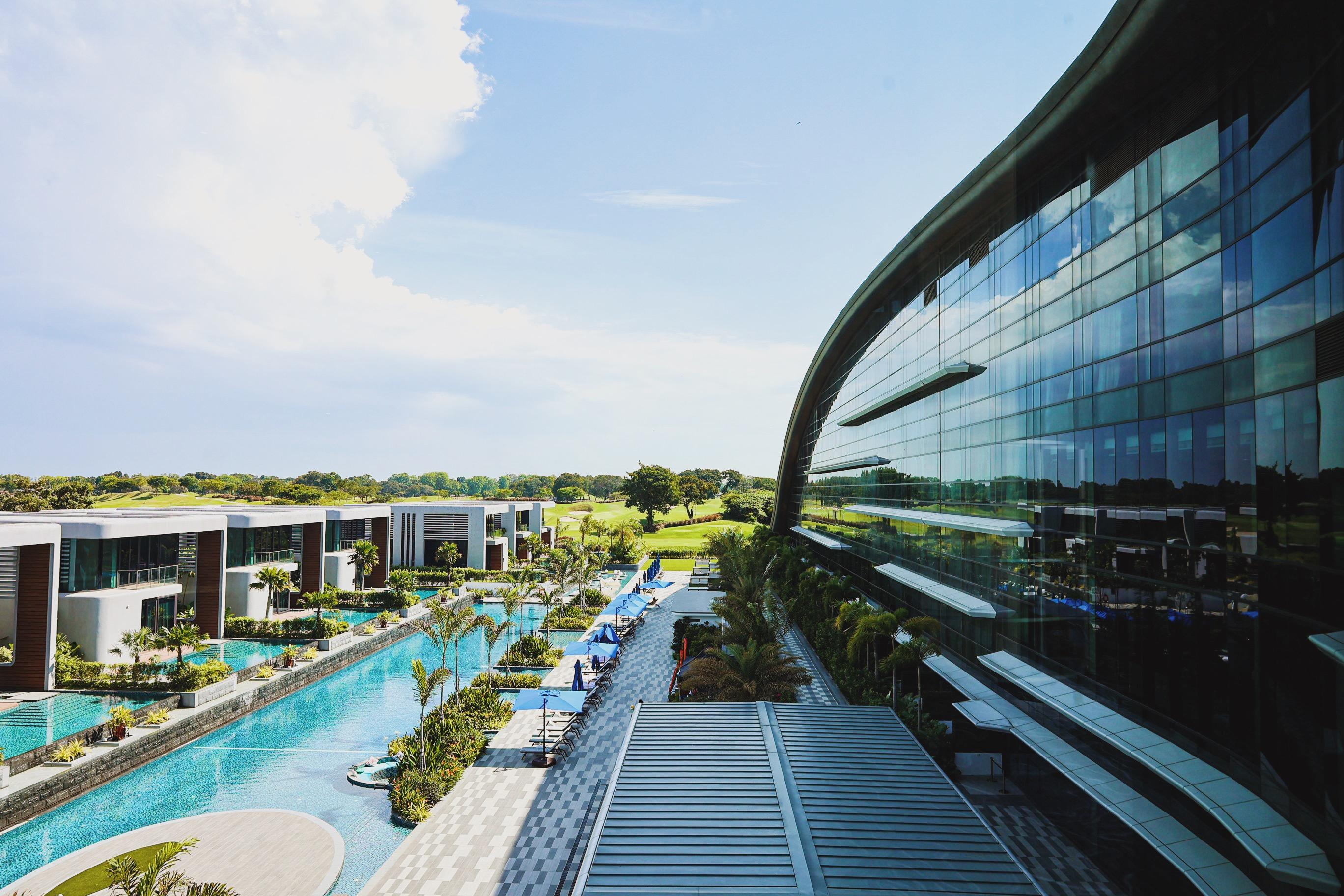 Dusit Thani Laguna Singapura Exterior foto The clubhouse at Laguna Golf, Philippines